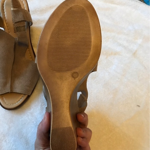 SOPHIA Milano suede wedge heel shoes tan size 9. - Picture 5 of 7